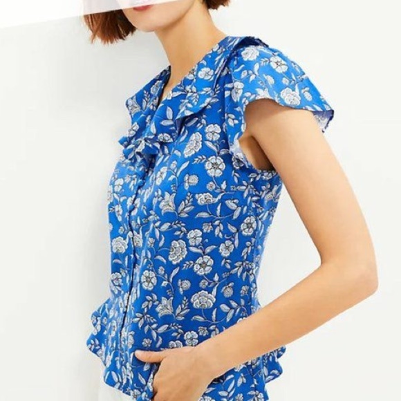 Loft Flutter Sleeve Blue Floral Ruffle Peplum Top Button Down Blouse sz Medium - Picture 1 of 9
